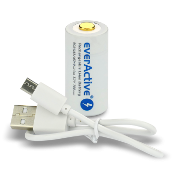 EverActive 16340 RCR123A 3,7 V 700 mAh Li-Ion mikro USB baterija su apsauga, skirta žibintuvėliams