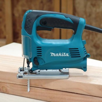 Makita MAK-4329 450W tinklo pjūklas su pjovimo pjūviu